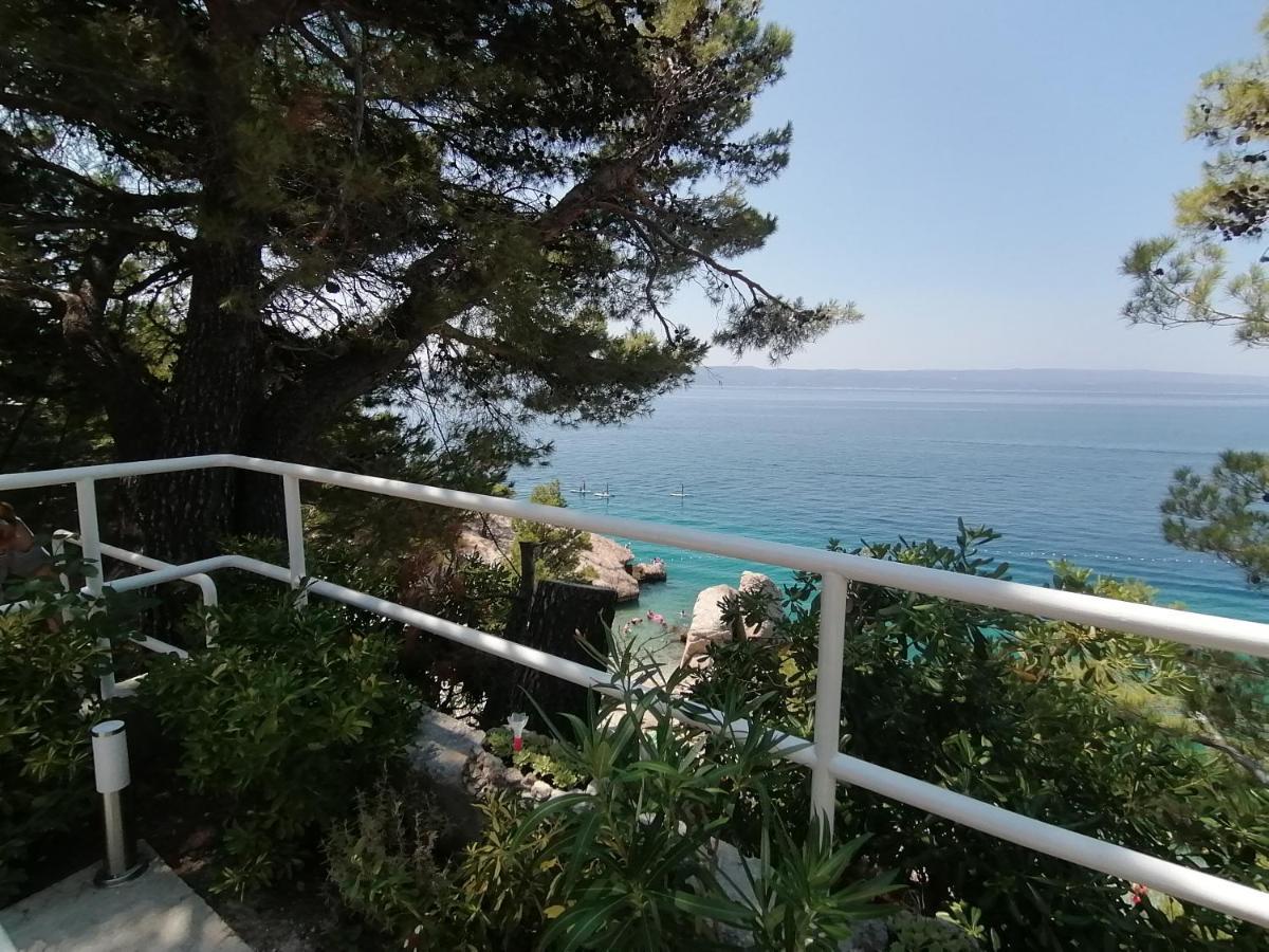 Apartmani Mares - 20 M From The Beach Brela Exterior foto