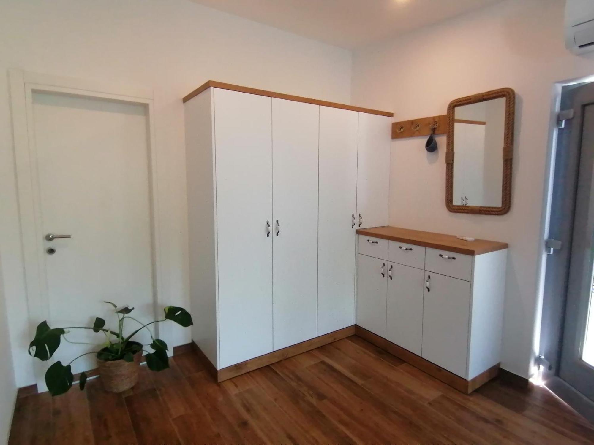 Apartmani Mares - 20 M From The Beach Brela Exterior foto