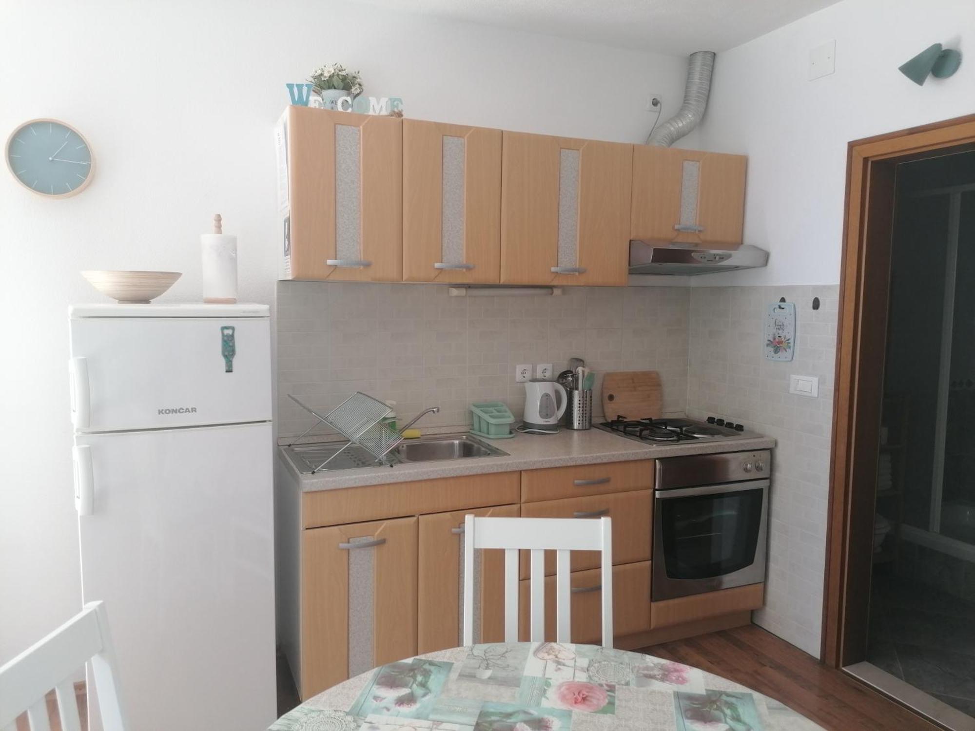 Apartmani Mares - 20 M From The Beach Brela Quarto foto